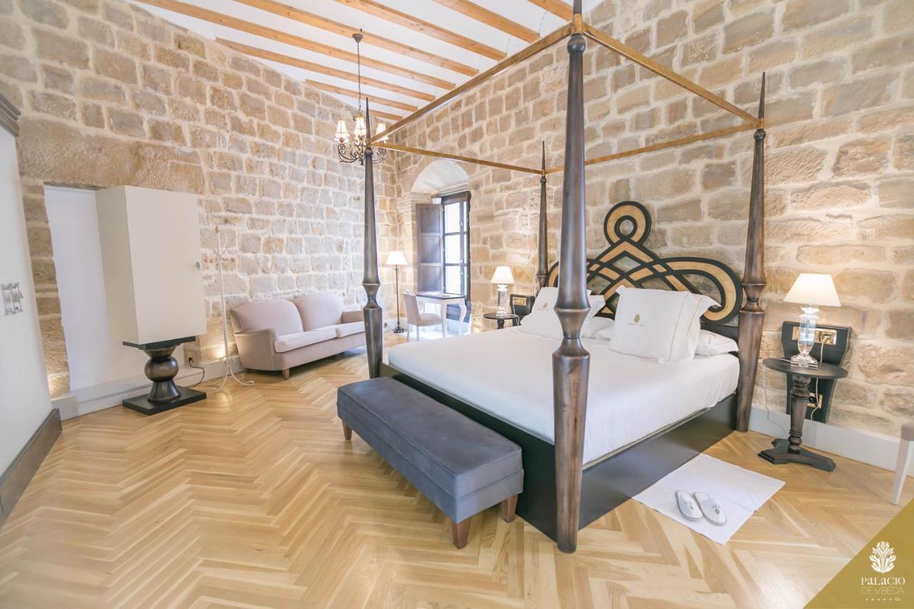 Hotel Palacio De Ubeda 5 G.L Exterior photo A bedroom at the hotel