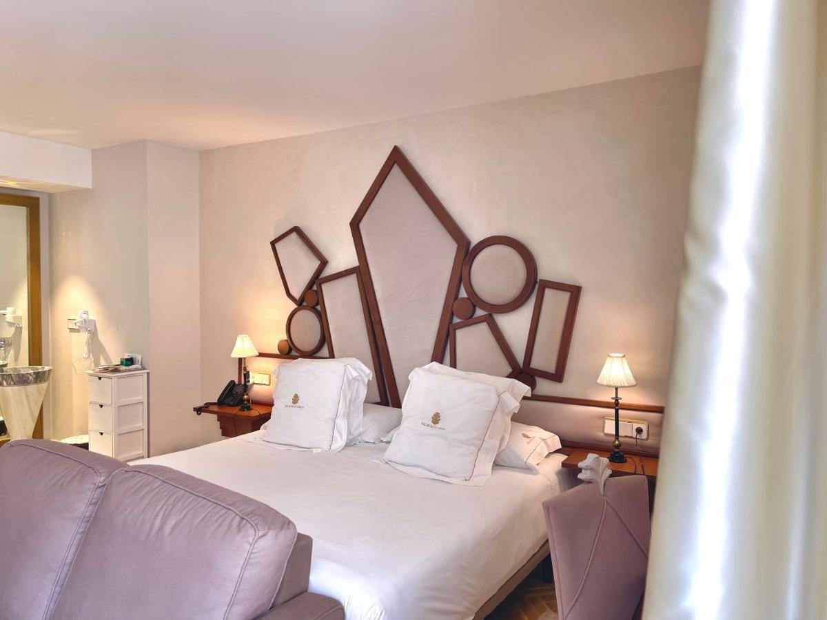 Hotel Palacio De Ubeda 5 G.L Exterior photo A bedroom at the hotel