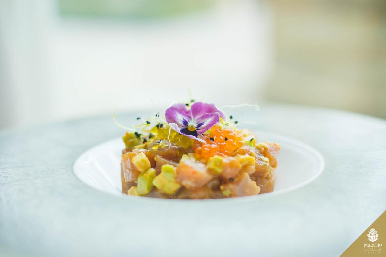 Hotel Palacio De Ubeda 5 G.L Exterior photo A plate of tartar