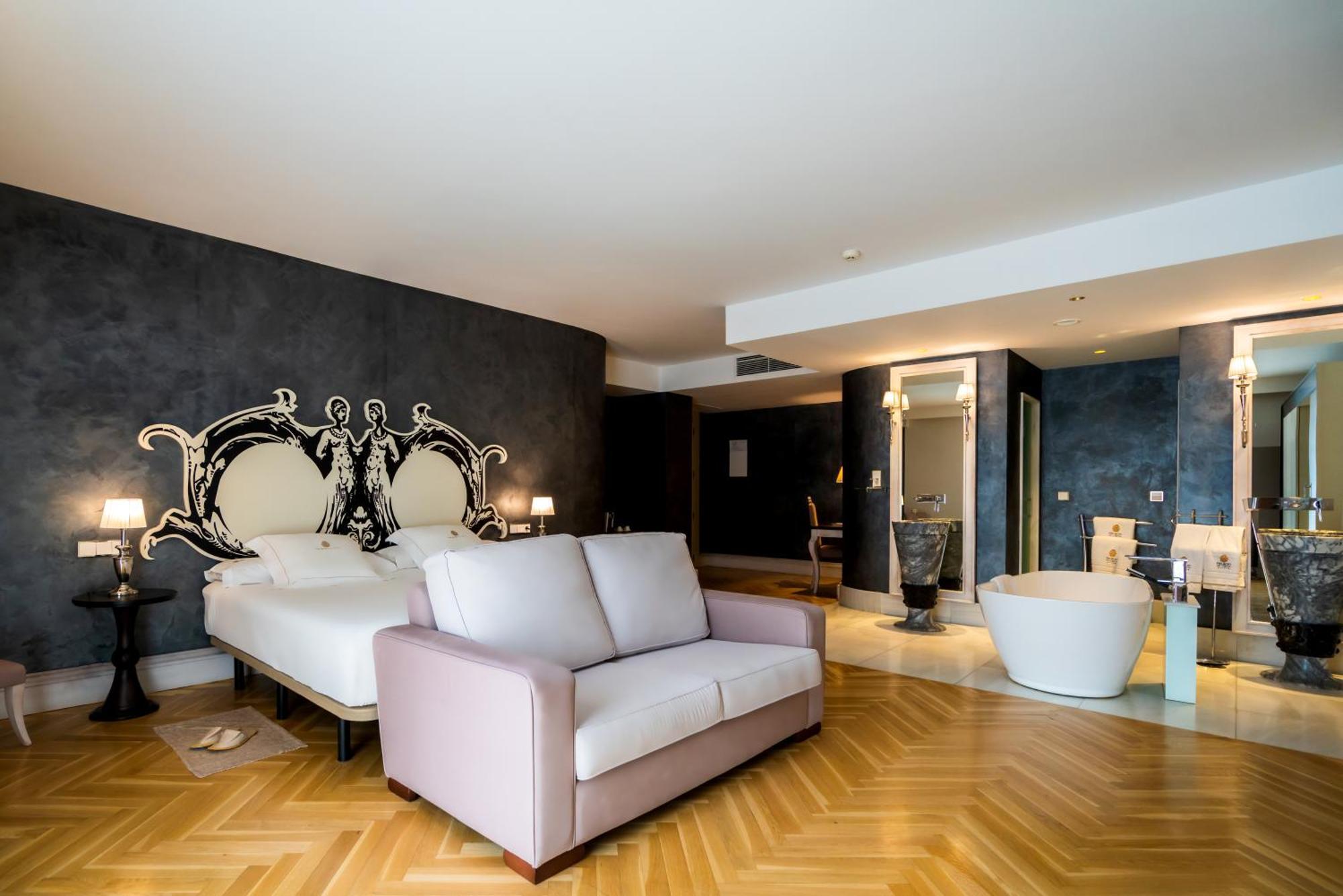 Hotel Palacio De Ubeda 5 G.L Exterior photo Suite