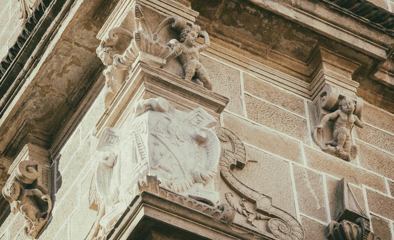 Hotel Palacio De Ubeda 5 G.L Exterior photo The figure of the Virgin Mary
