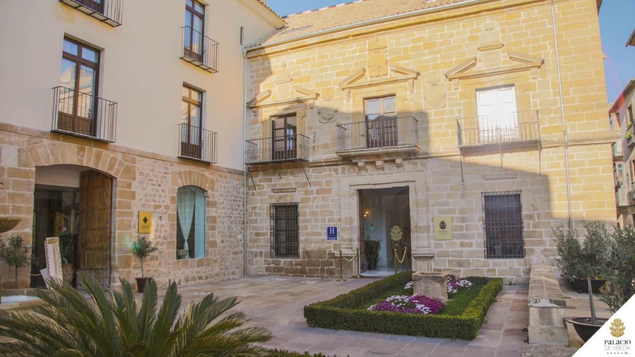 Hotel Palacio De Ubeda 5 G.L Exterior photo The courtyard of the museum